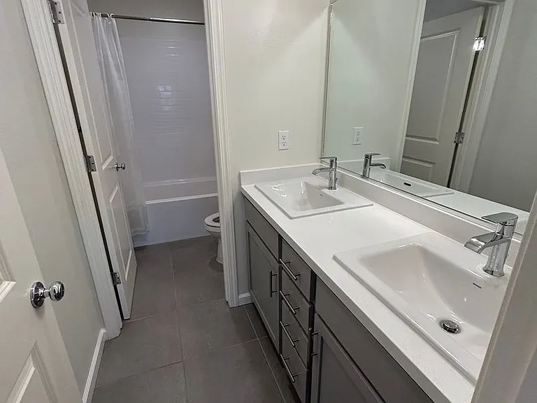 2249 Hough Ave — Photo 21