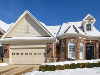 724 Clayton Corners Dr, Ballwin, MO, 63011