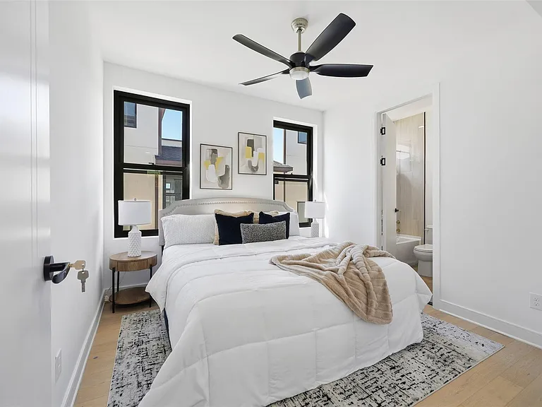 4635 Manett St #101 — Photo 18