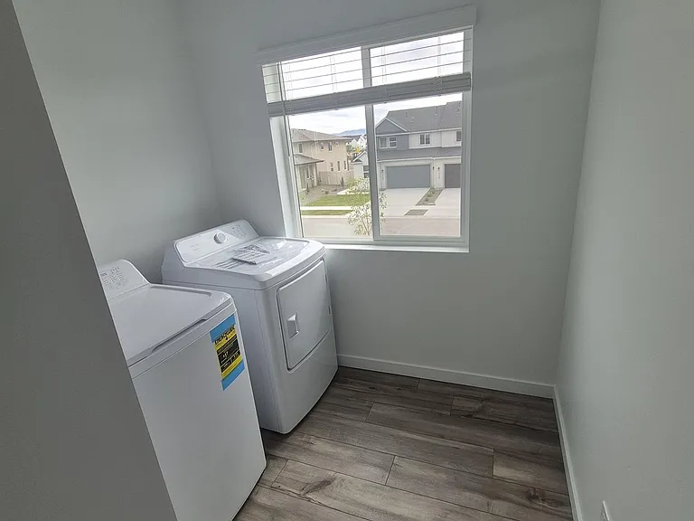 1749 N Big Star Ave — Photo 10