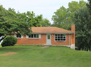 122 Lakeview Dr, Hendersonville, TN 37075