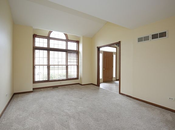 4th image of 774 Bayberry Dr