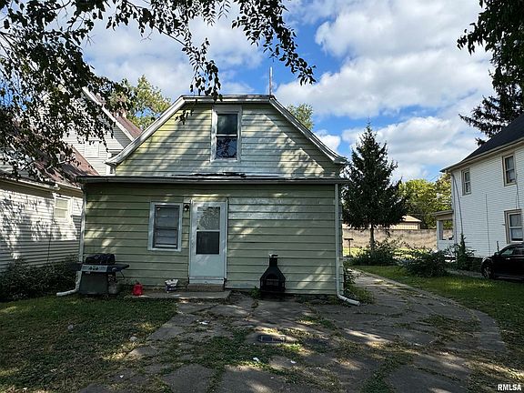 3rd image of 1835 N New York Ave