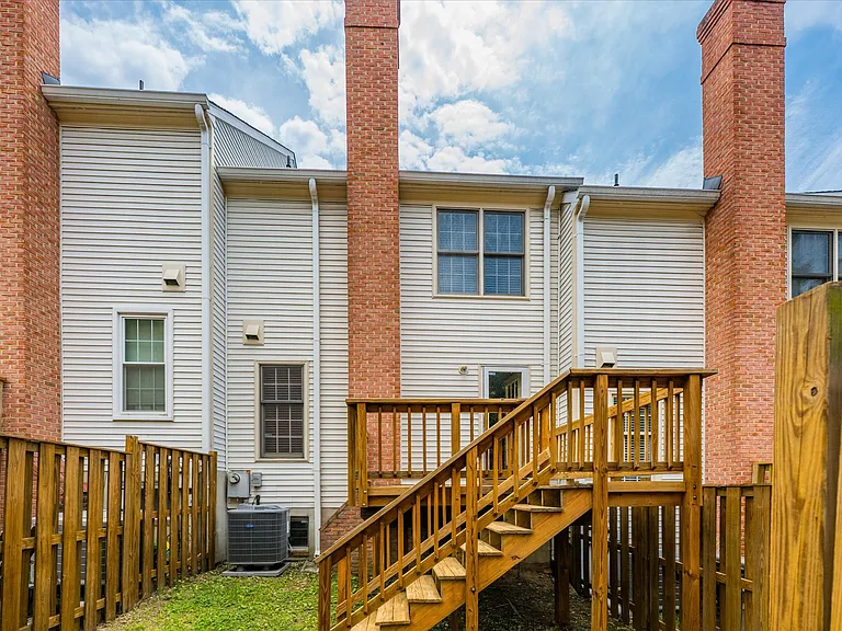 299 S Pickett St — Photo 38