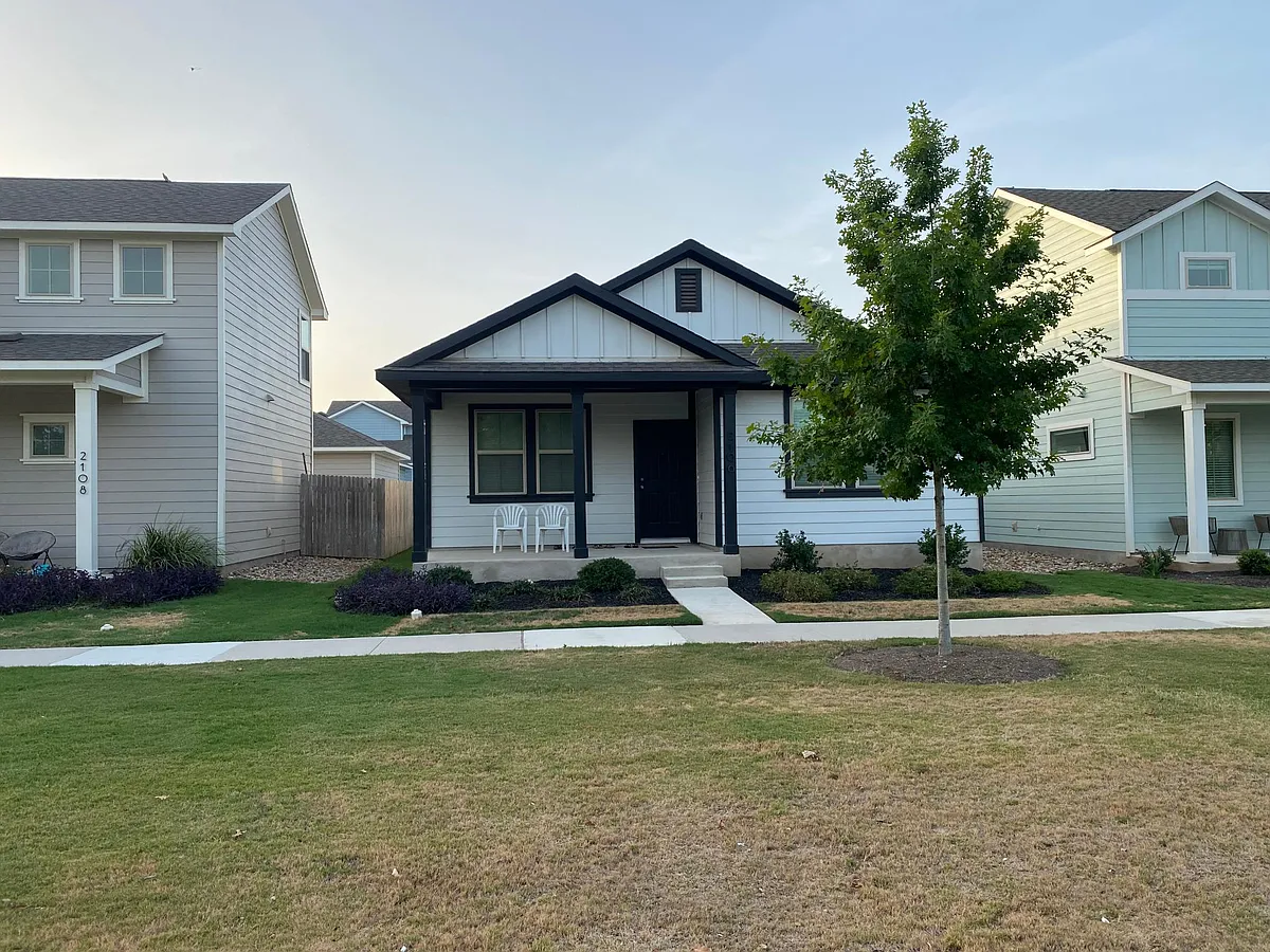 Building Photo - 2106 Pecan Island Dr
