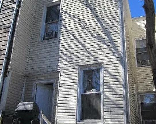 4th image of 1366 Teller Ave
