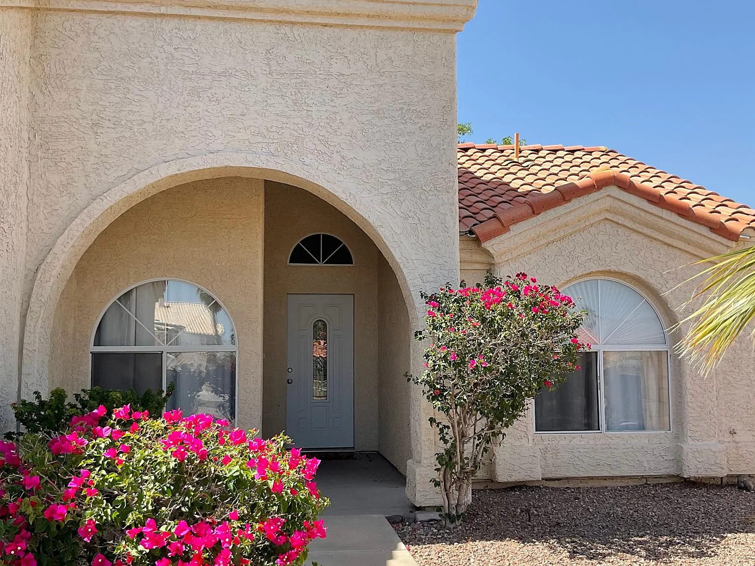 3 bed, 1263 sqft, $1,900 — Photo 2