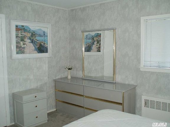 5th image of 265 N Nassau Ave