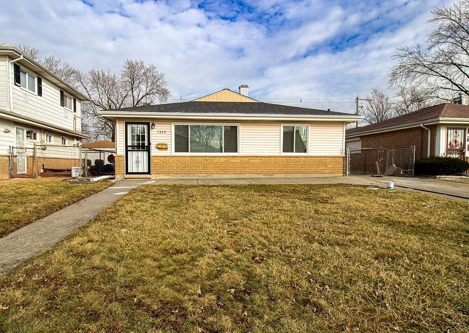 1st image of 1335 Mackinaw Ave