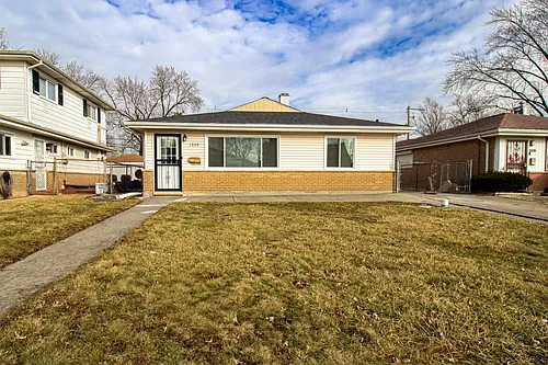1335 Mackinaw Ave Photo 1