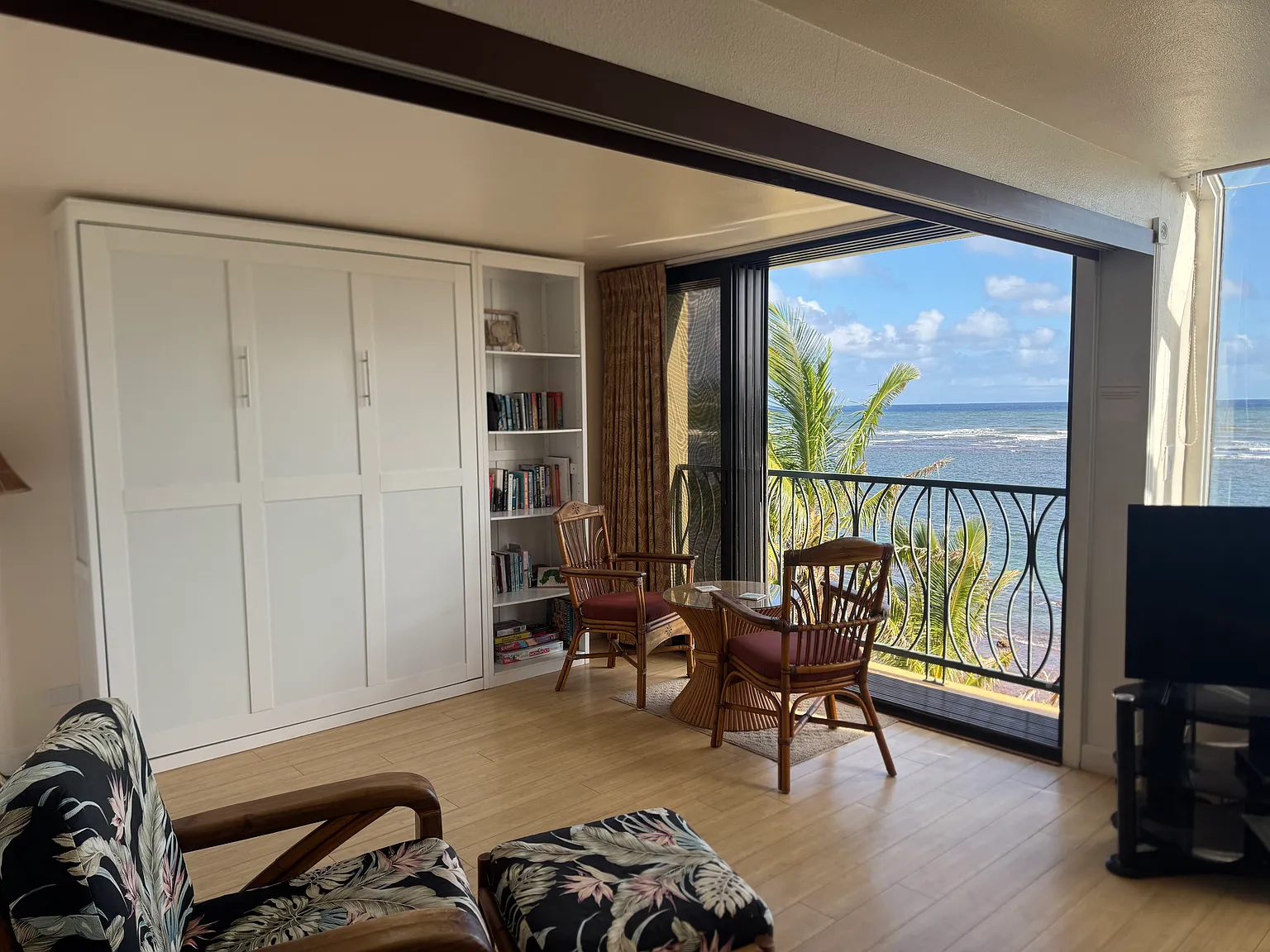 1 bed, 985 sqft, $6,000 — Photo 3
