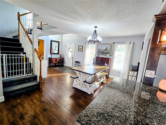 5th image of 224 Ike Rd