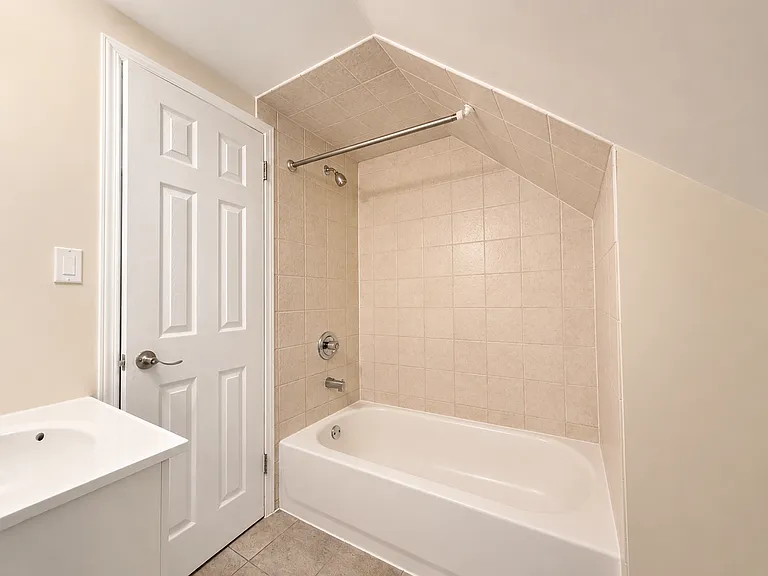 91 Carrick Ave — Photo 8