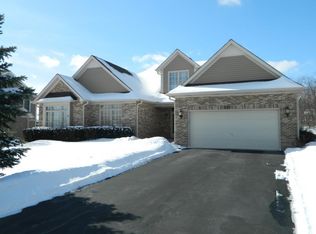 1400 Hunters Rdg W, Hoffman Estates, IL 60192