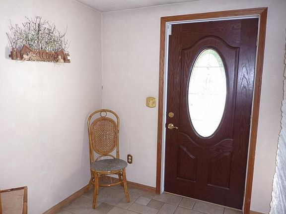 4th image of 25 Griffin Dr