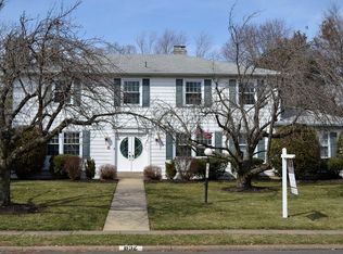 892 Princess Dr, Yardley, PA 19067