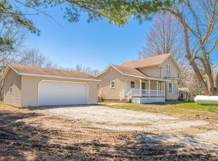 2118 Madron Lake Rd, Buchanan, MI 49107
