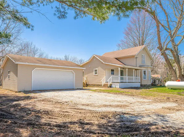 2118 Madron Lake Rd, Buchanan, MI 49107