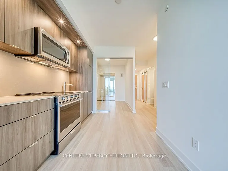60 Central Park Dr #1802 — Photo 13