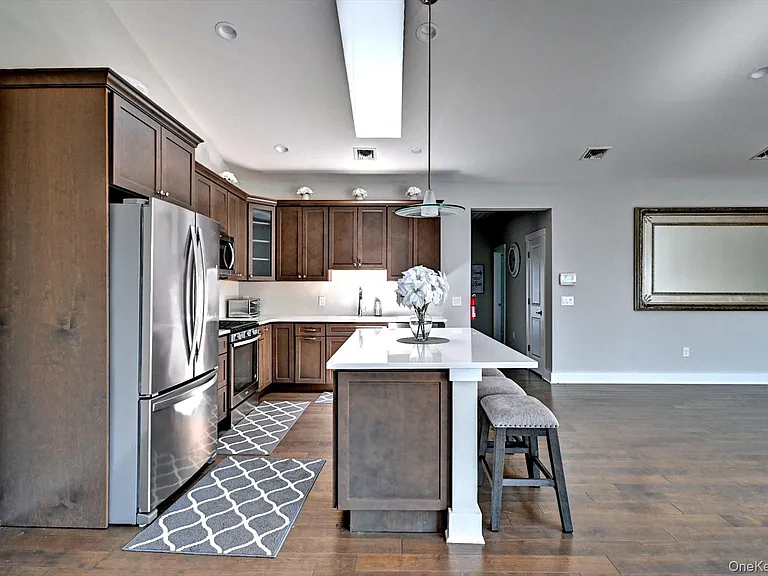 44 Fox Hill Dr — Photo 10