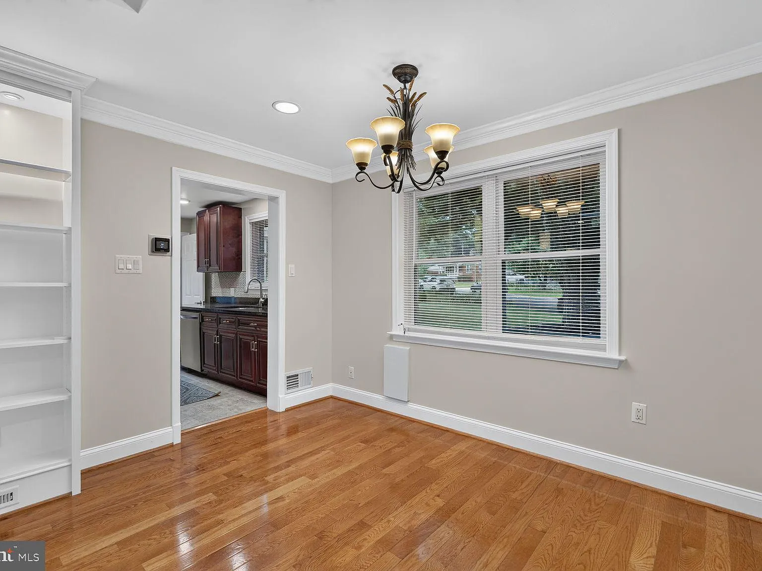 3 bed, 1060 sqft, $3,500 — Photo 4