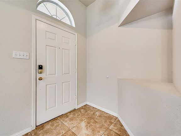 5th image of 1012 Remington Dr