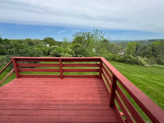 3 bed, 2.0 bath, 1400 sqft, $2,400 — Photo 3