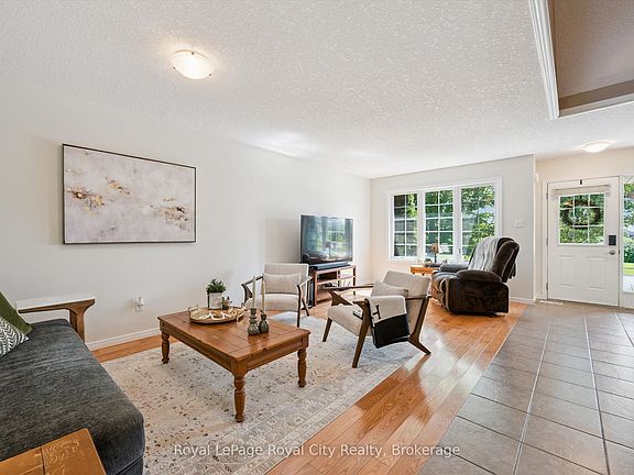 3rd image of 105 Spencer Dr