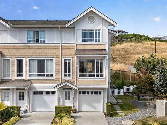 2nd image of 370 Latoria Blvd #15