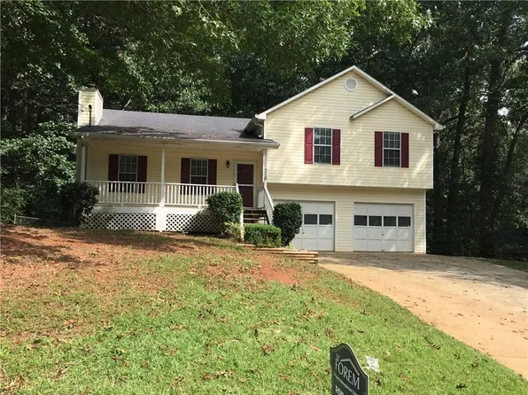 318 Bakers Bridge Cir, Douglasville, GA 30134