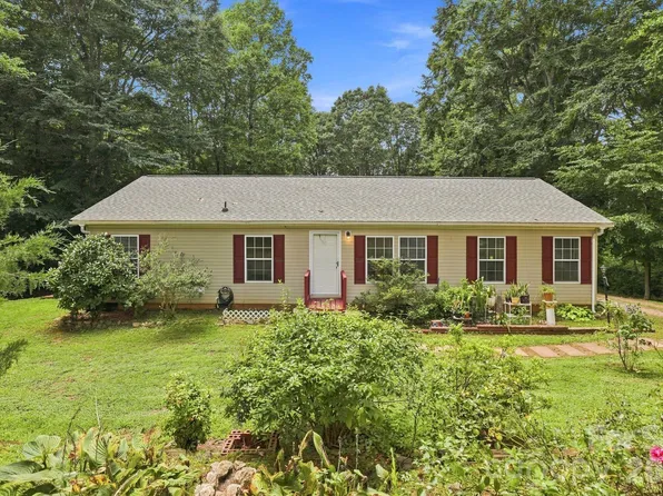 175 Riverfield Dr, Statesville, NC 28625