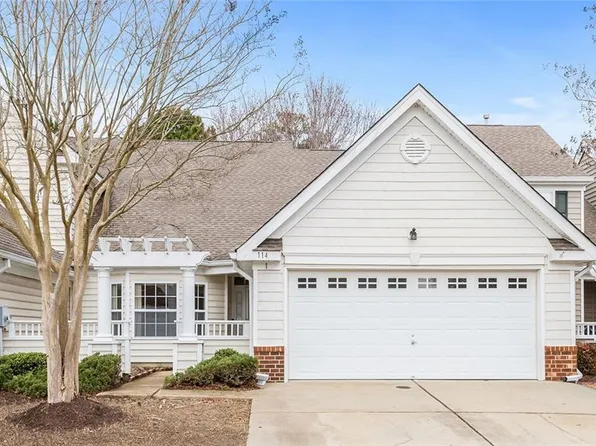 114 Lands End Ln, Carrollton, VA 23314