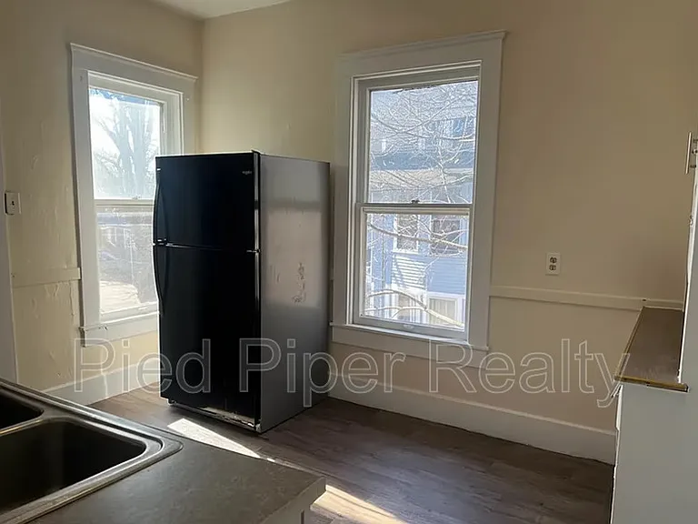404 E Prospect Ter — Photo 3