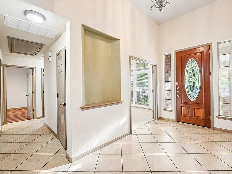 10028 Lisi Anne Dr — Photo 5