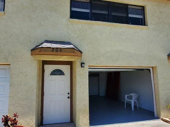 206 Pierce Ave, Cape Canaveral, FL 32920