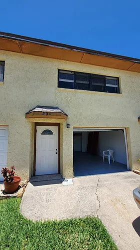 206 Pierce Ave Photo 1