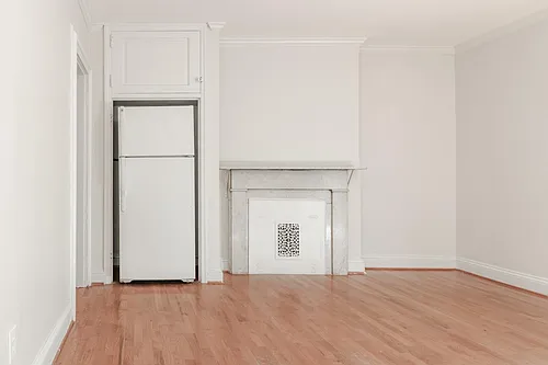 1712 Bolton St #2R Photo 1