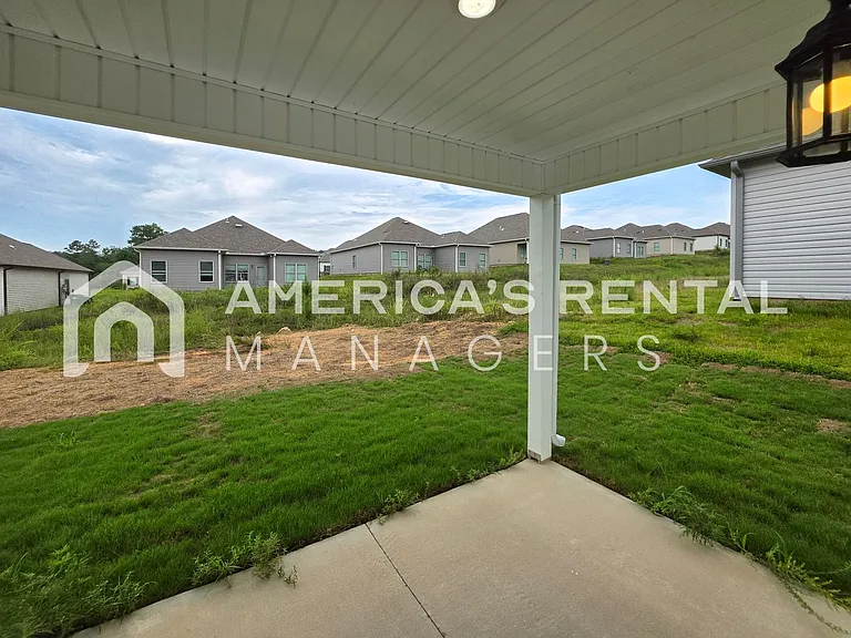 10312 Squires Way — Photo 42