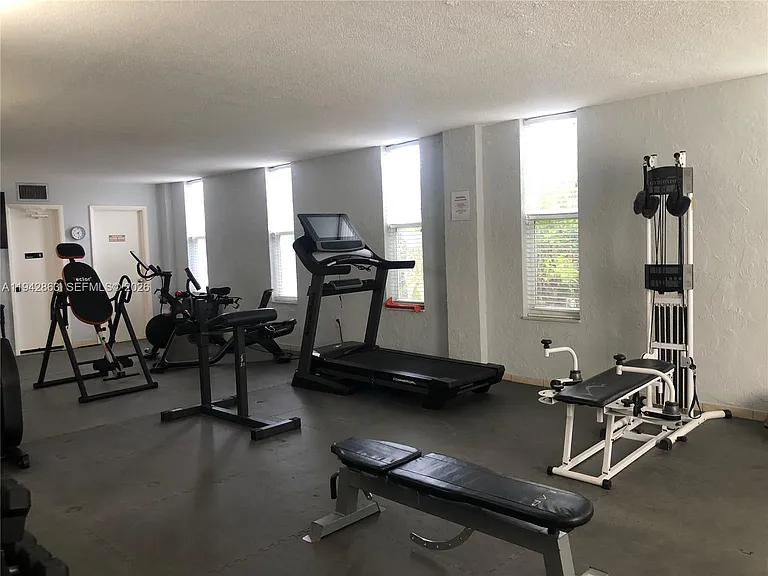 801 S Ocean Dr #1004 — Photo 11