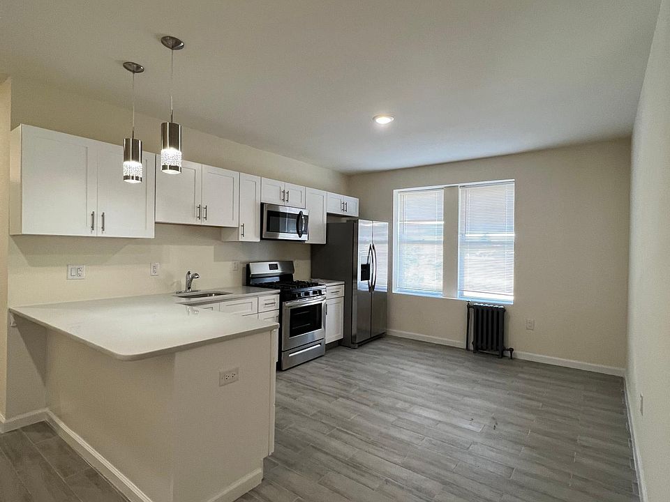 1st image of 155 Evergreen Pl #402