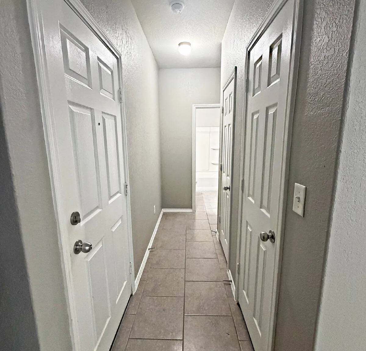 4 bed, 3.0 bath, 2606 sqft, $2,350 — Photo 4