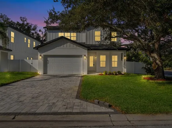 10198 Hodson Pl, Seminole, FL 33776