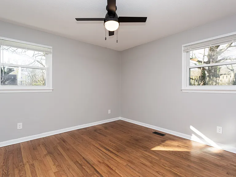 718 Holloway St #B — Photo 10