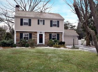 527 Wychwood Rd, Westfield, NJ 07090