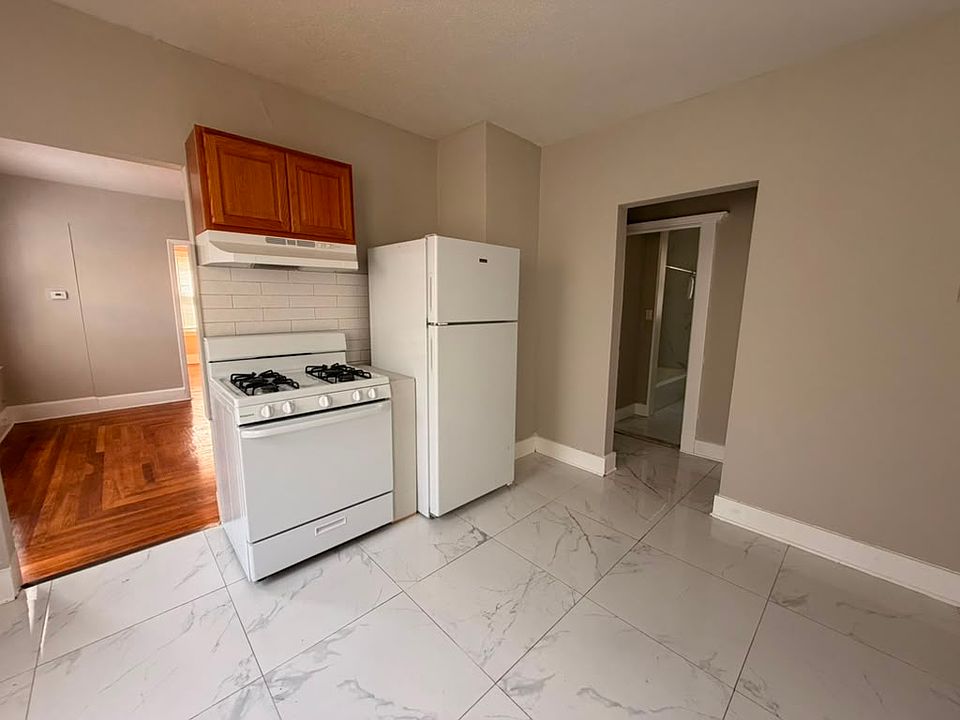 1st image of 85 Morris St #2A