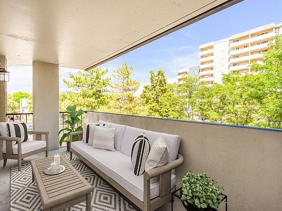 4th image of 601 W 11th Ave APT 219