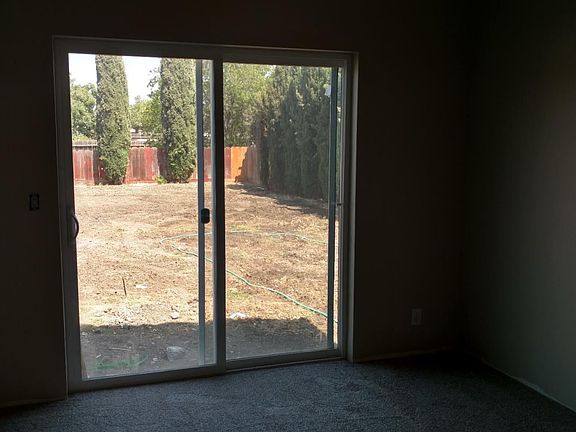 5th image of 933 Prune St