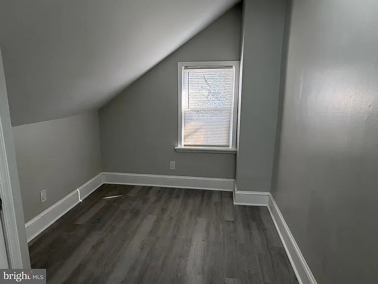 244 Mansion Ave — Photo 49