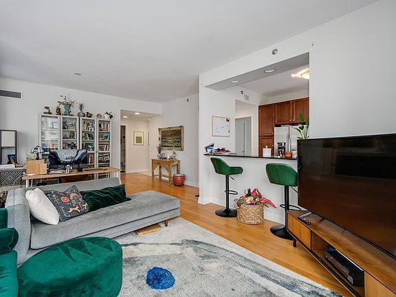 3rd image of 600 N Lake Shore Dr APT 1409