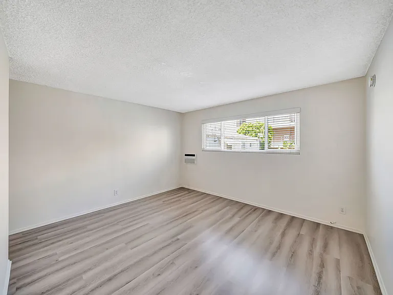 10634 Holman Ave #3-2 — Photo 37